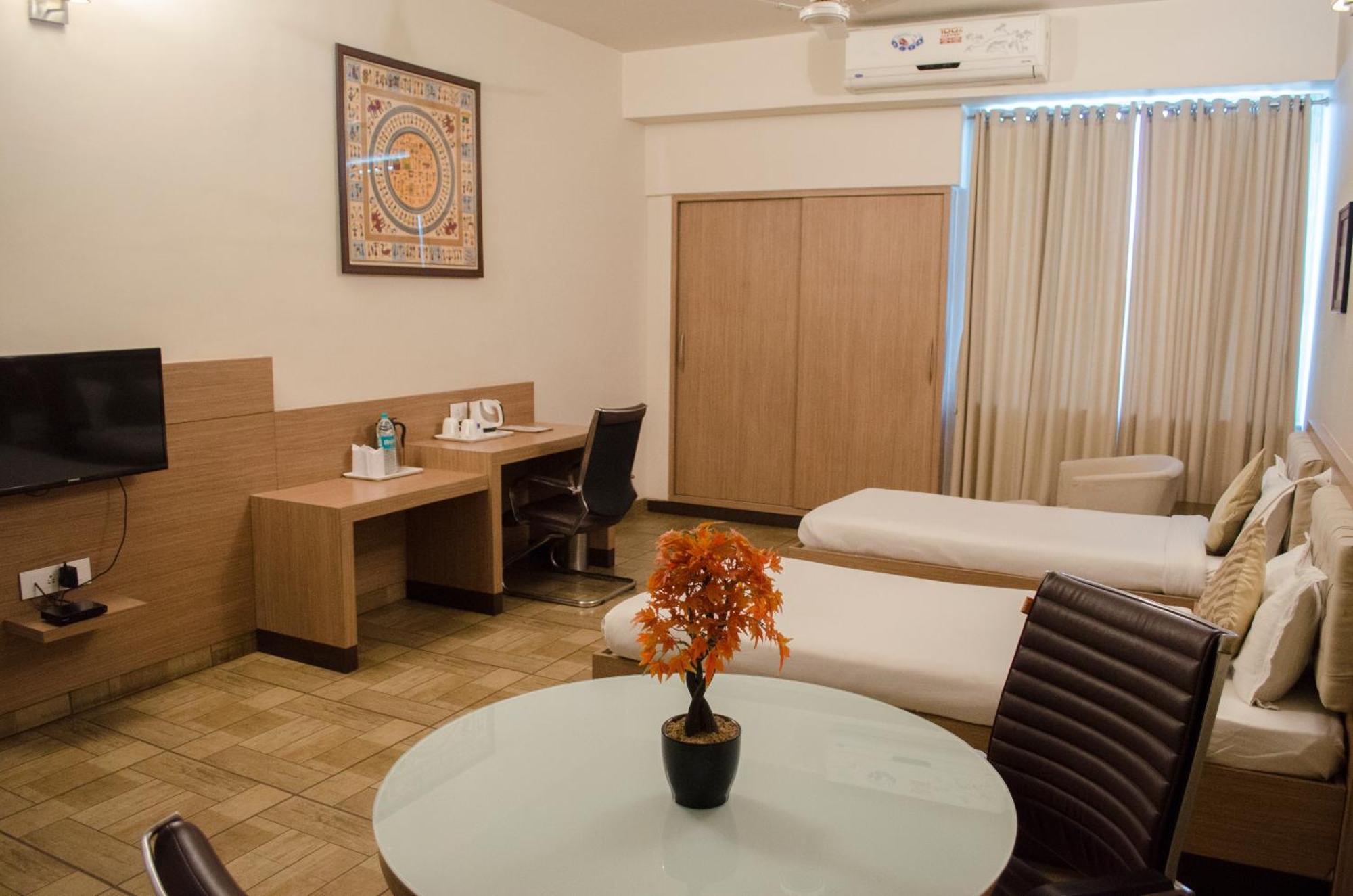Hotel Genista Inn Ранчи Экстерьер фото