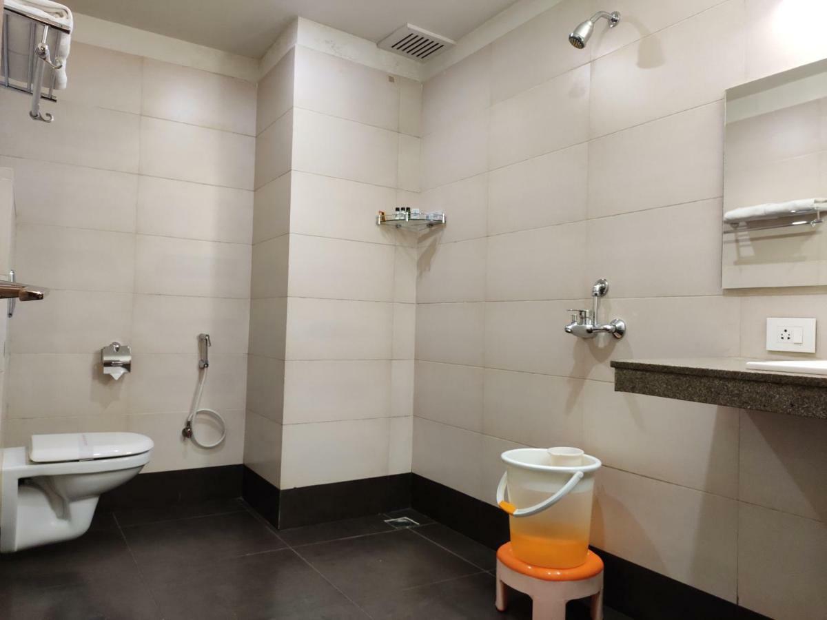 Hotel Genista Inn Ранчи Экстерьер фото
